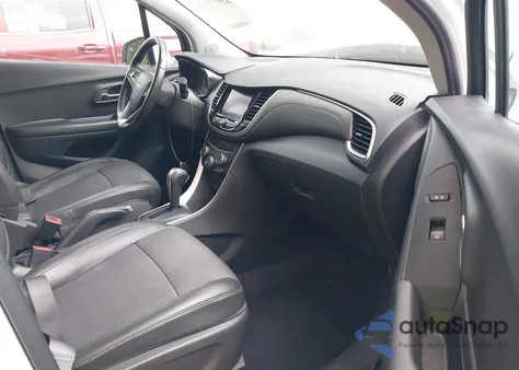 2022 Chevrolet Trax Awd Lt z USA, uszkodzony, nr VIN KL7CJPSMXNB556991